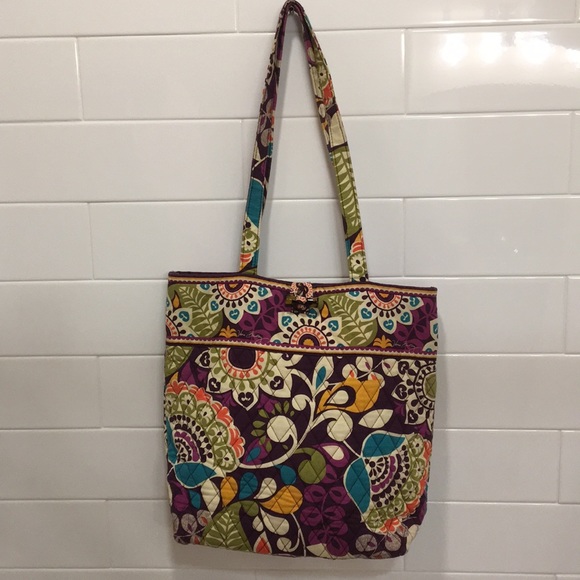 Vera Bradley Tote. Excellent condition. 14x13x41/2 - Picture 1 of 6